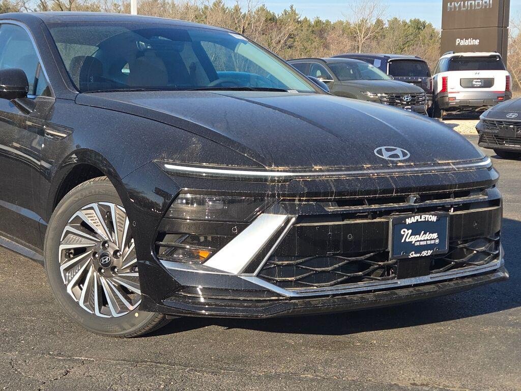 New 2026 Black Hyundai Limited image 2