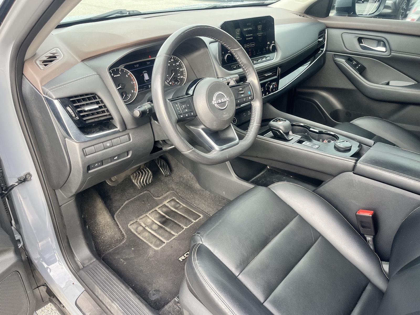 Used 2023 Boulder Gray Pearl Nissan SL image 11