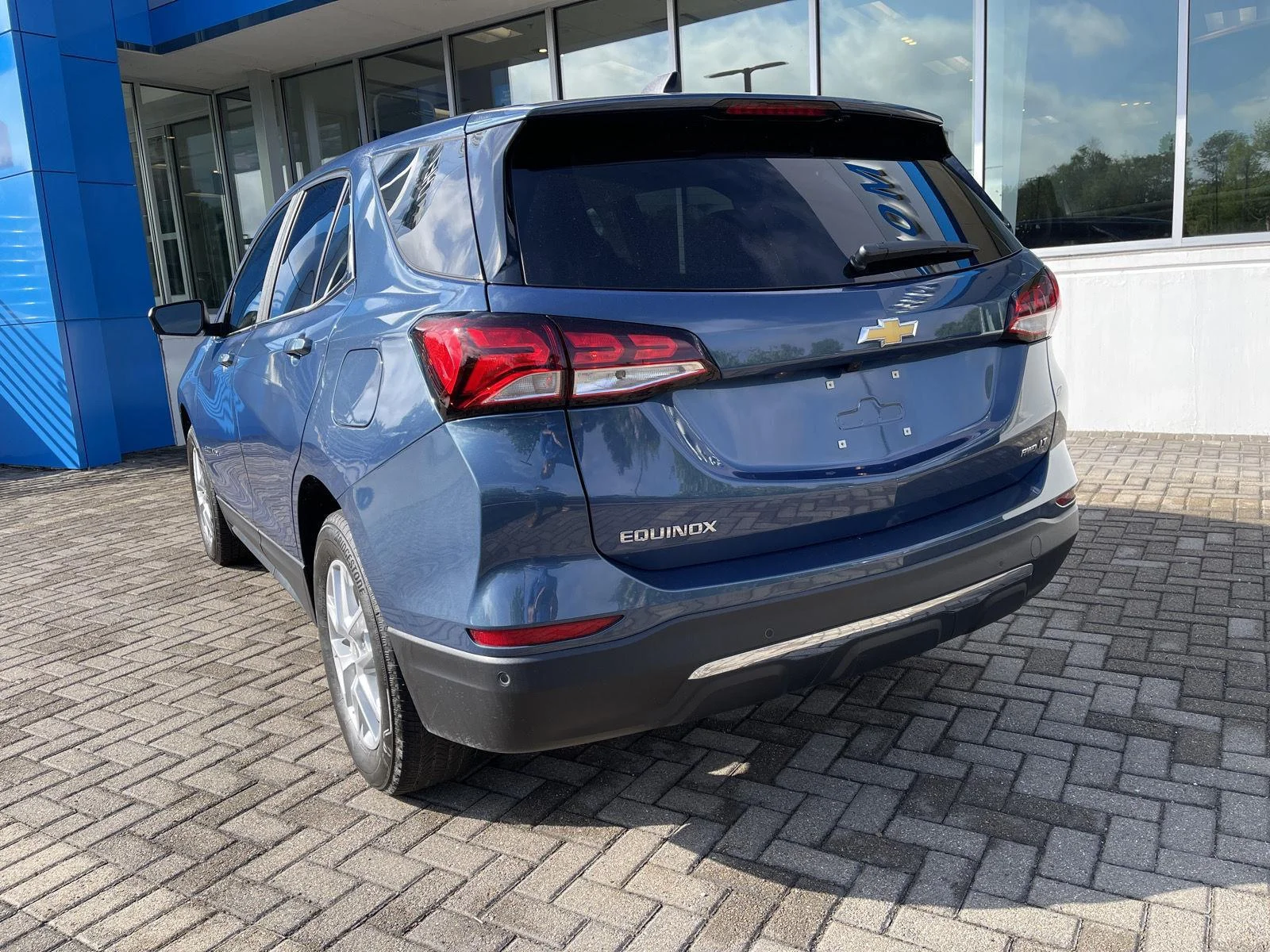 Used 2024 Lakeshore Blue Metallic Chevrolet LT image 3