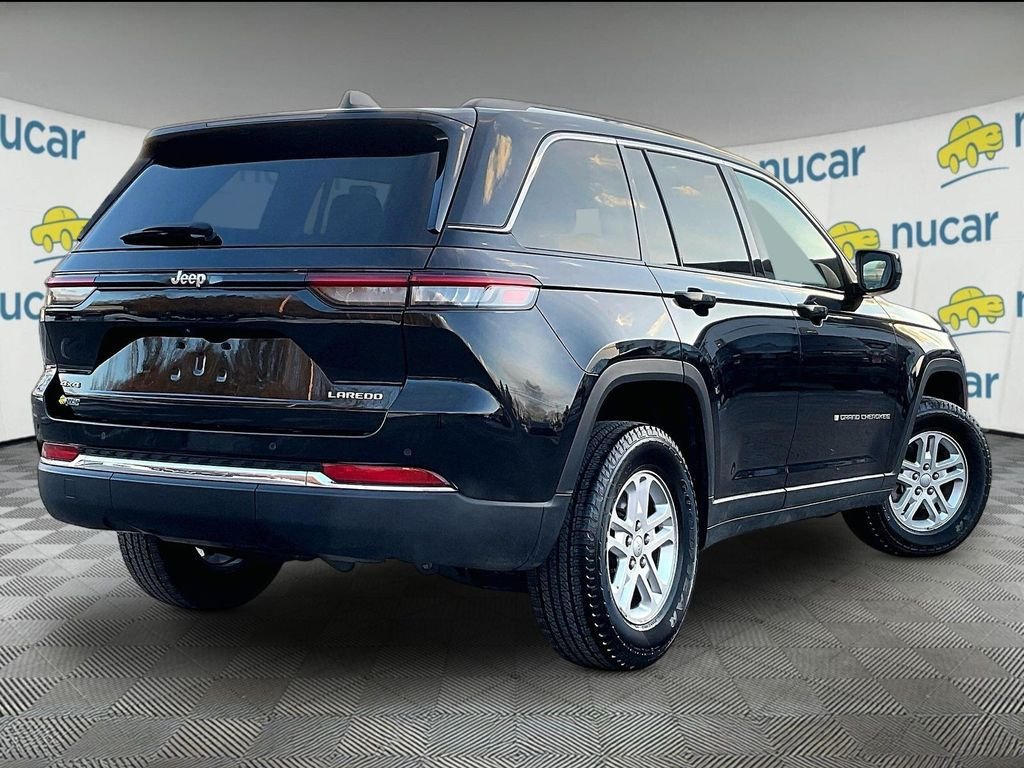Used 2023 Black Jeep Laredo image 6