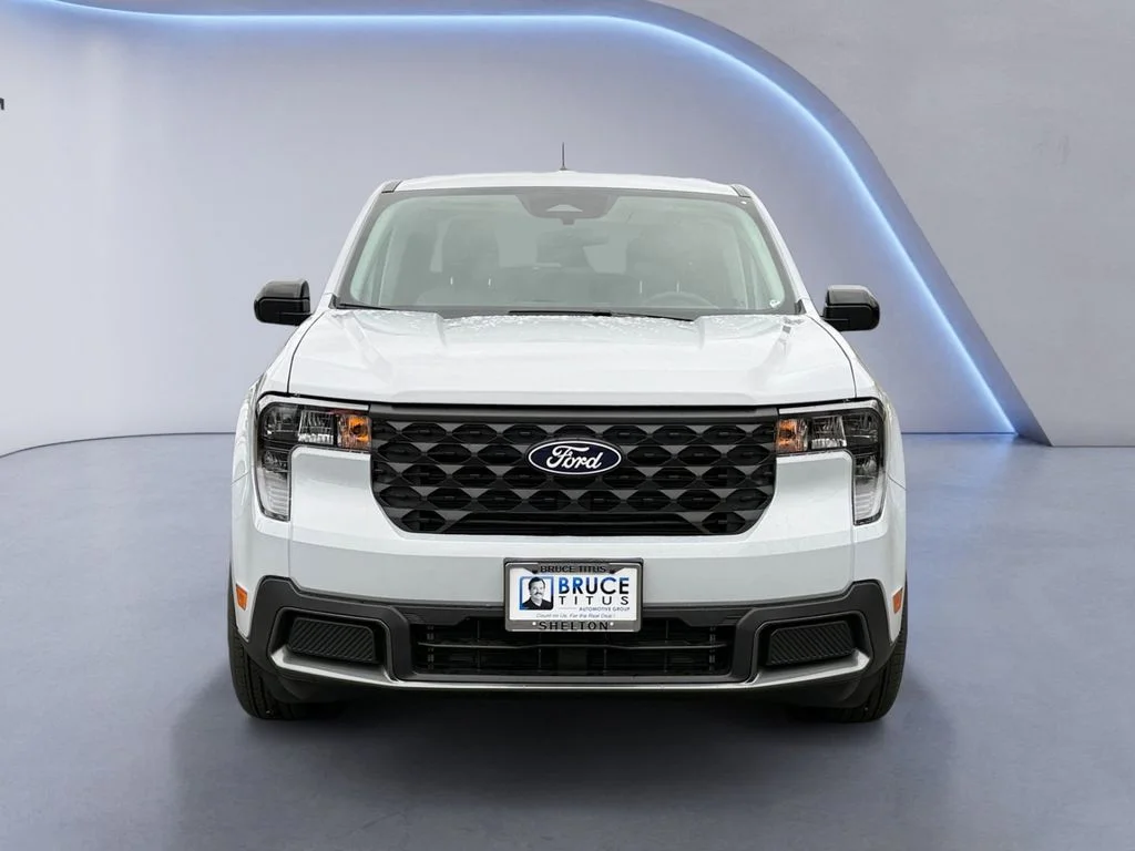 New 2025 Space White Metallic Ford XLT image 8