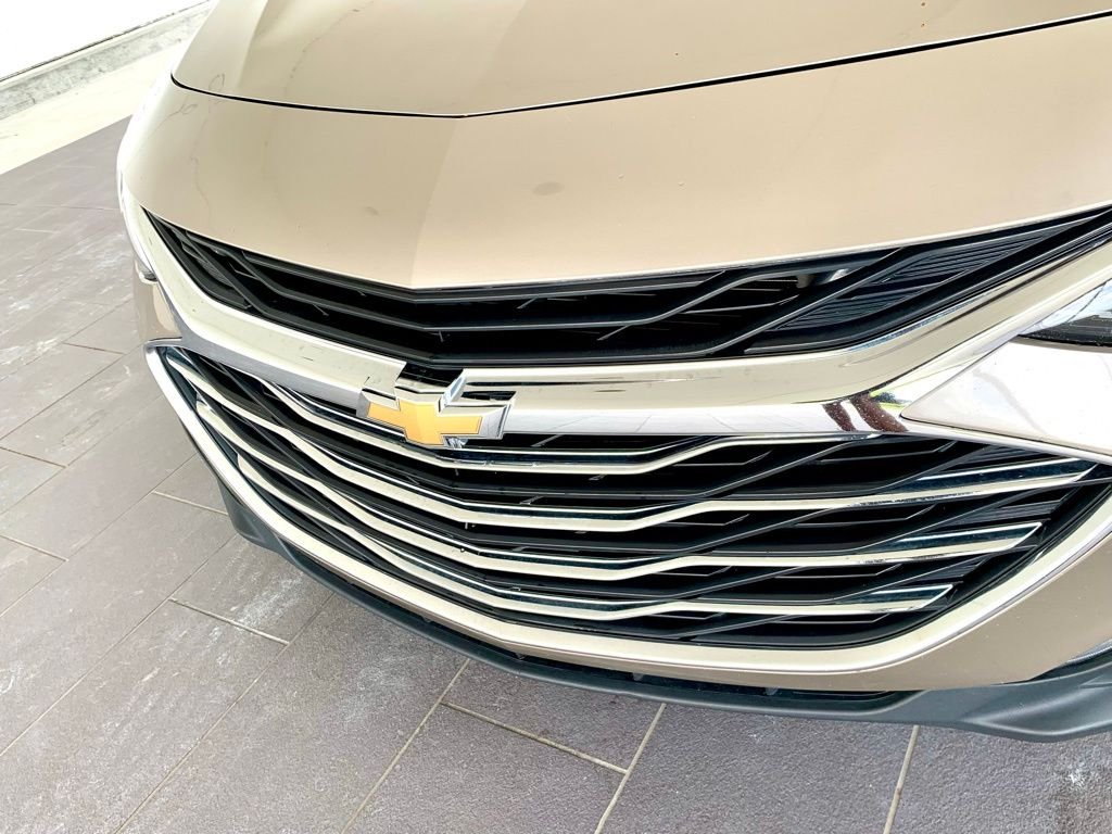 Used 2023 Gray Chevrolet LT image 2