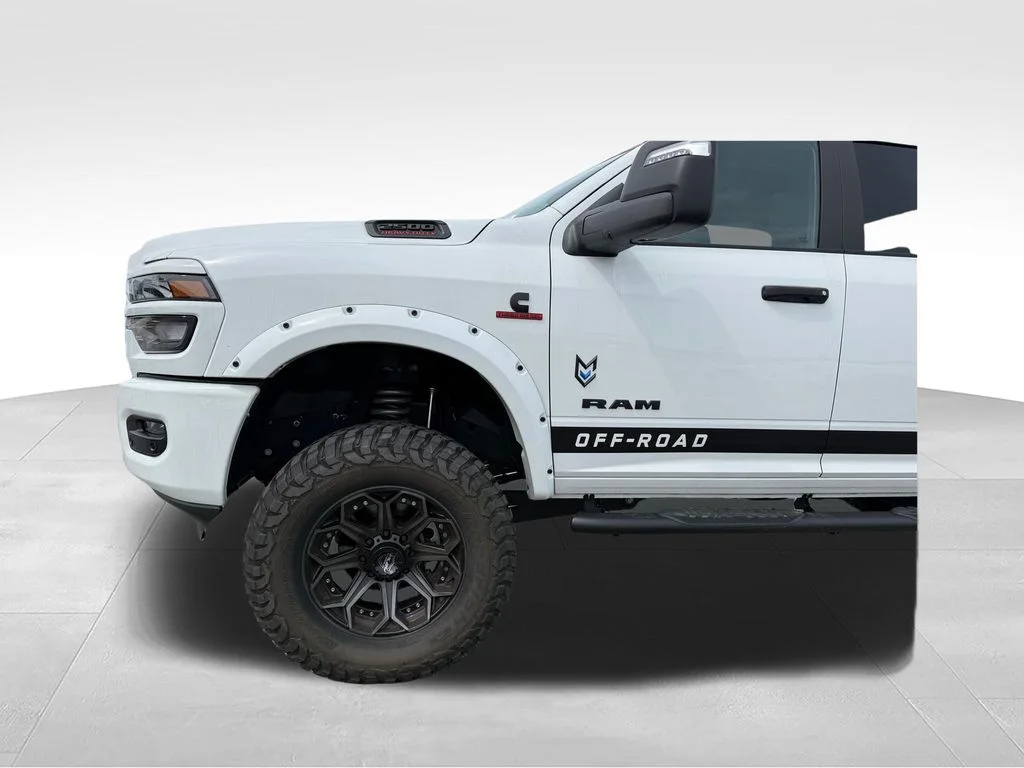 New 2025 Bright White Clearcoat RAM Big Horn image 25