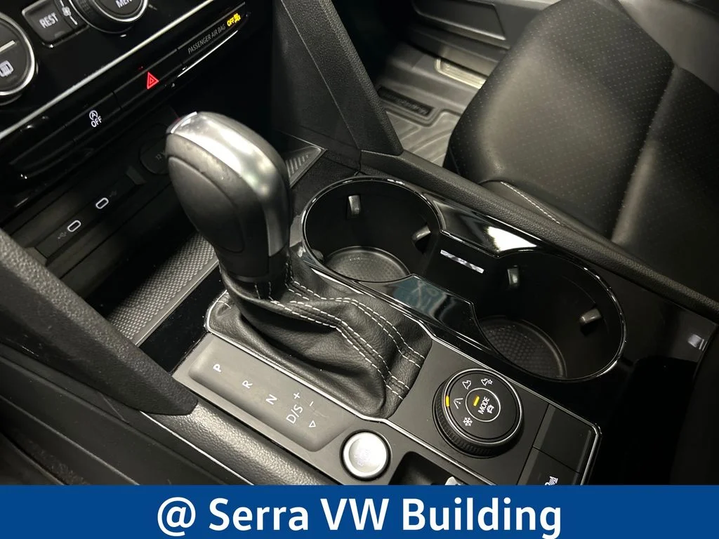 Used 2022  Volkswagen 3.6L V6 SEL R-Line image 27