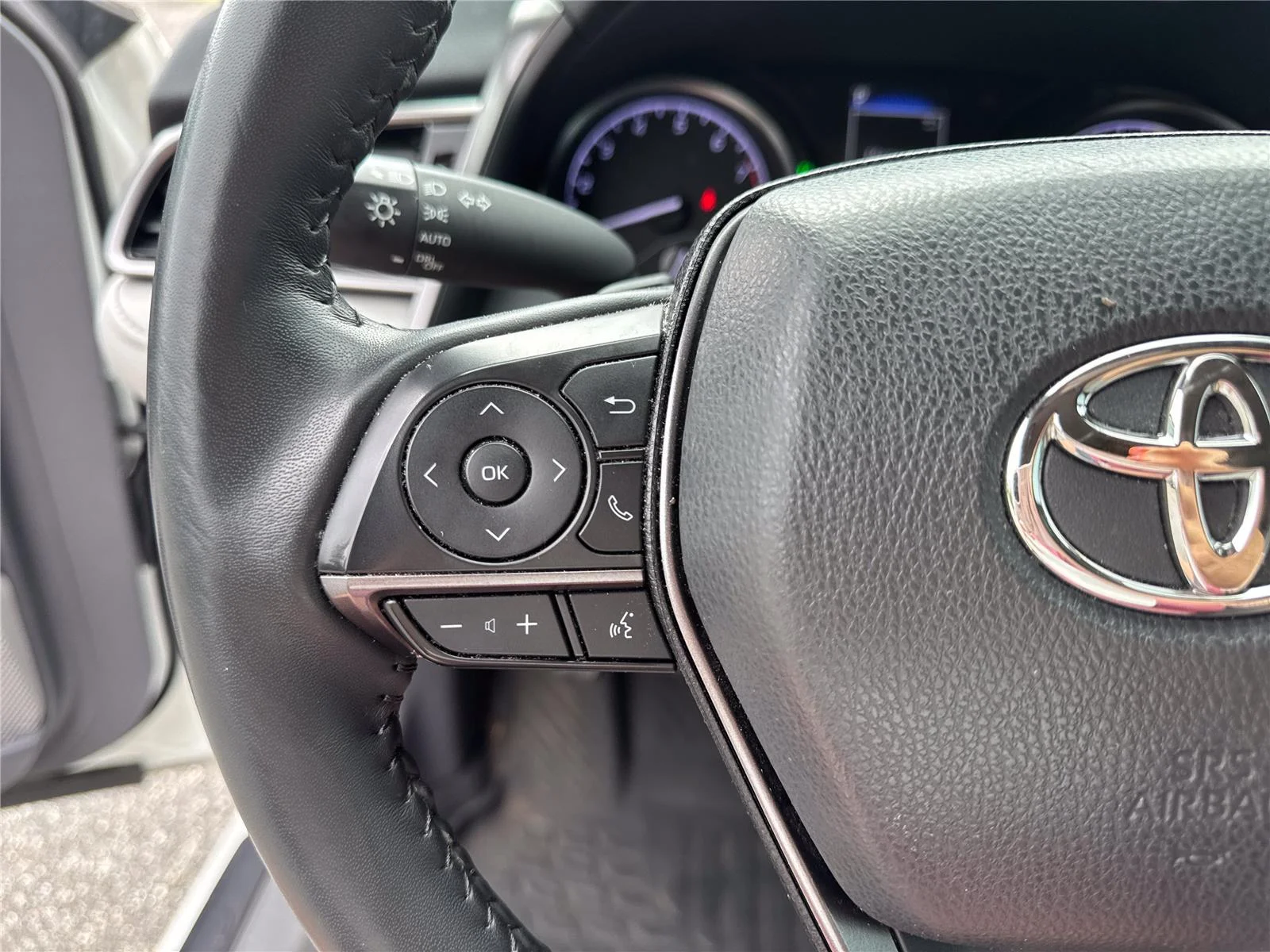 Used 2024 Ice Cap Toyota SE image 21