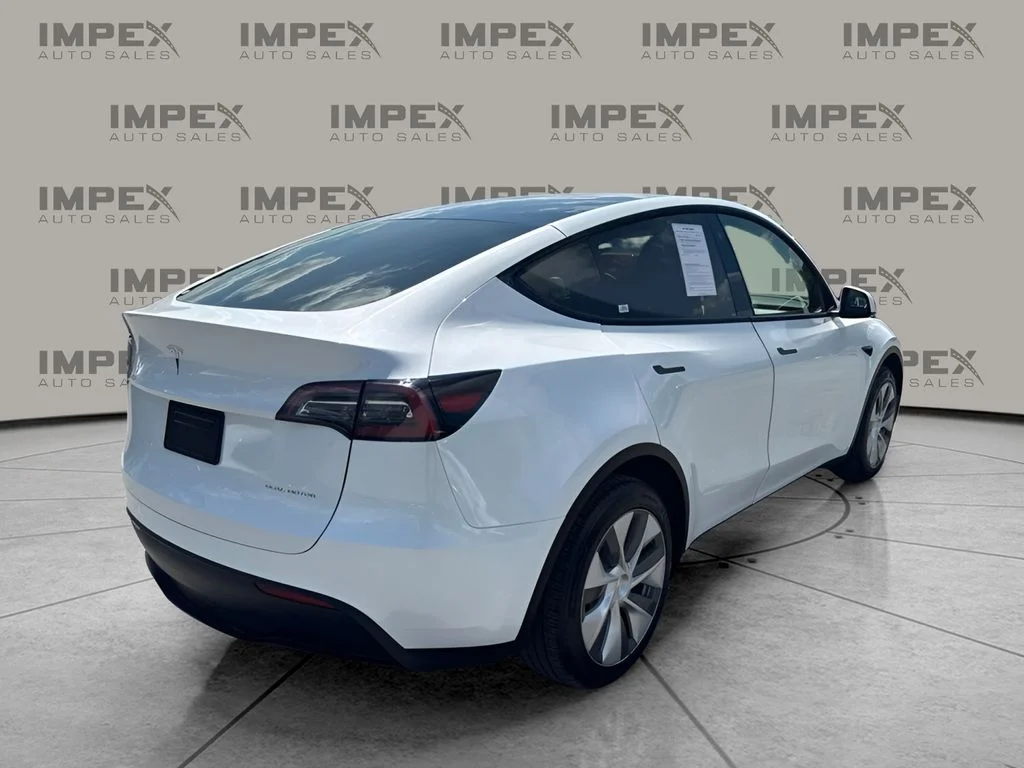 Used 2023 White Tesla Long Range image 3