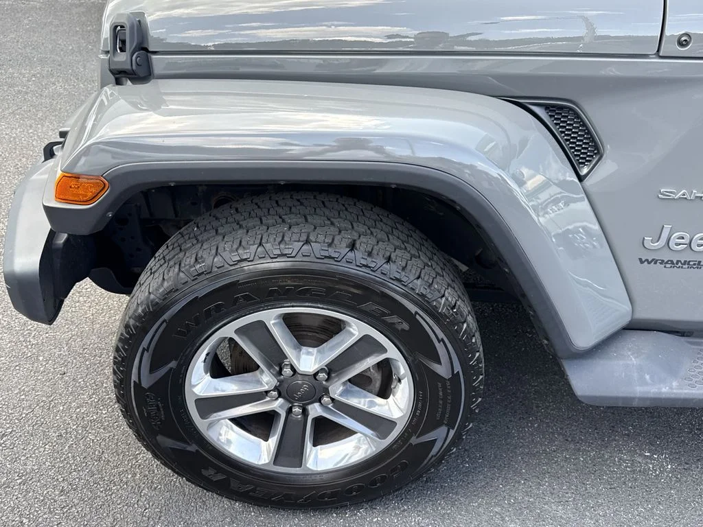 Used 2021 Gray Jeep Unlimited Sahara image 10