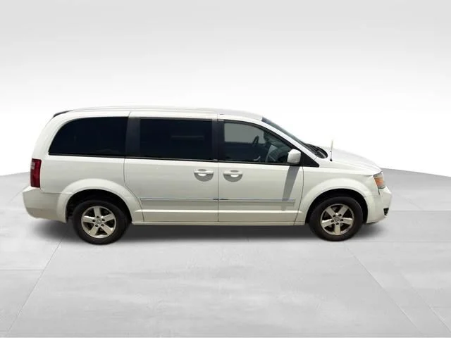 Used 2008 Dodge Grand Caravan SXT with VIN 2D8HN54P58R737593 for sale in Broken Arrow, OK