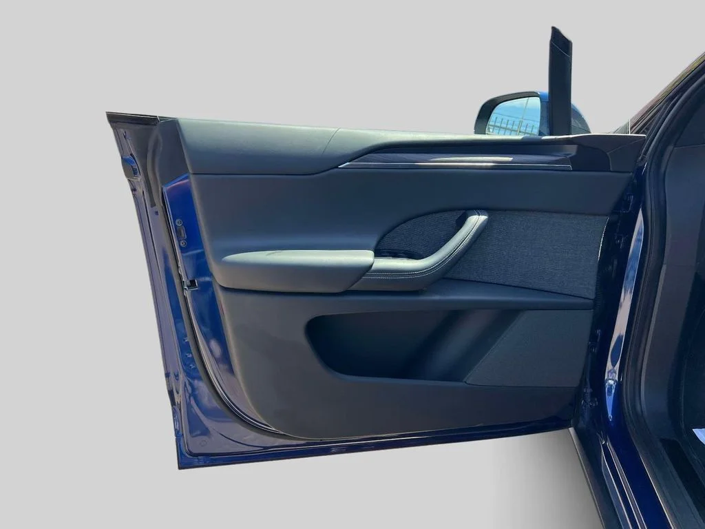Used 2023 Blue Tesla Standard Range image 17