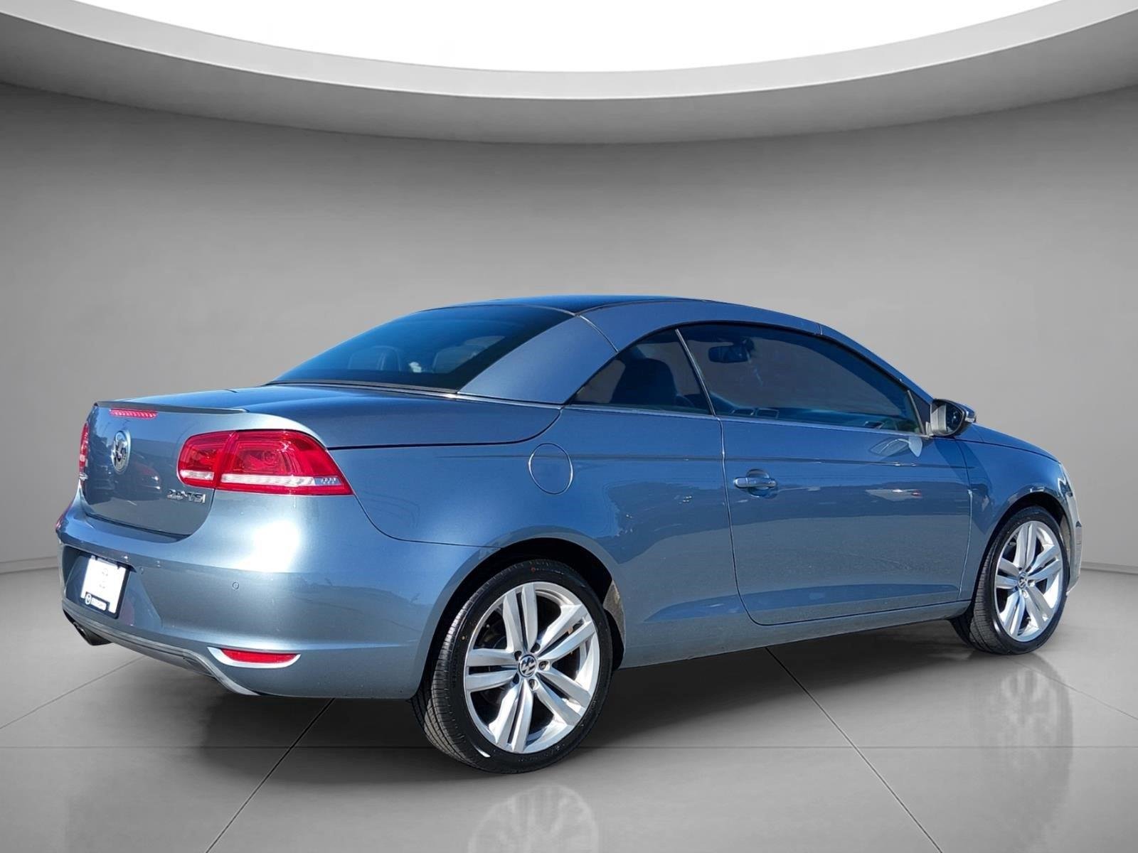 Used 2012 Horizon Blue Metallic Volkswagen Executive image 5
