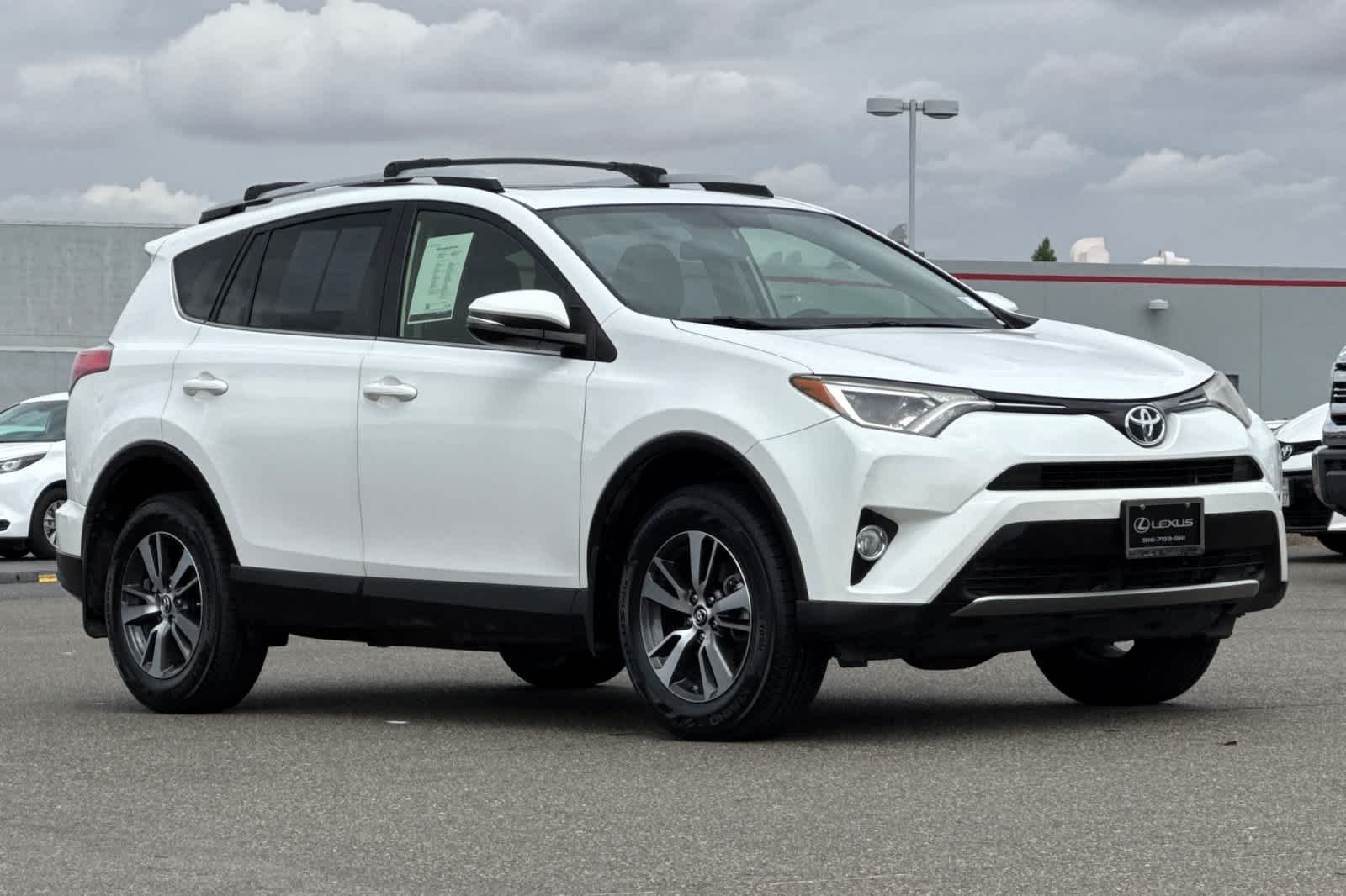 Used 2016 Super White Toyota XLE image 5