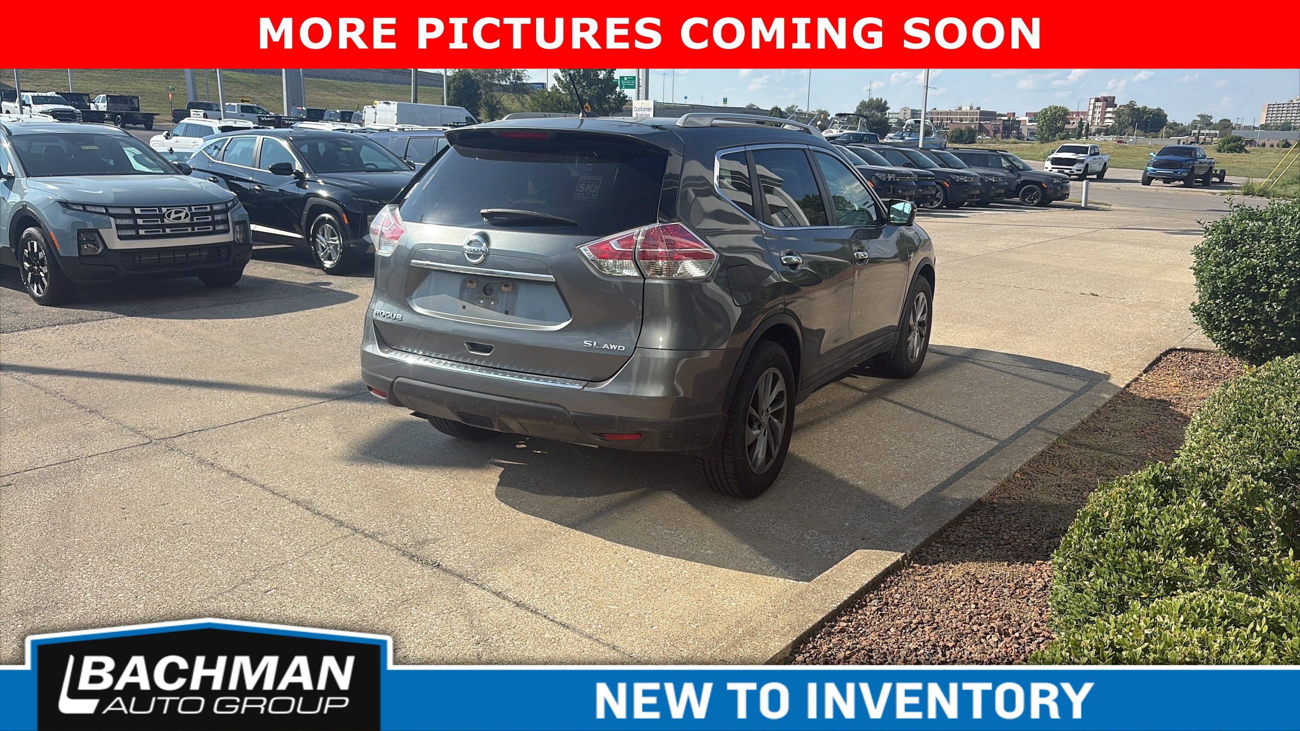 Used 2015 Gun Metallic Nissan SL image 5