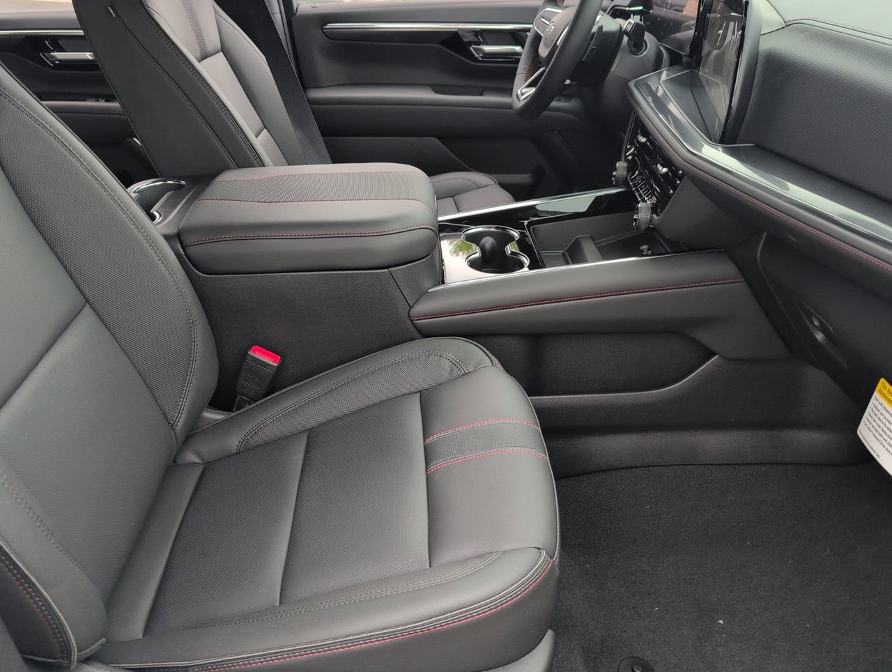 2026 Chevrolet Suburban RST - Photo 27