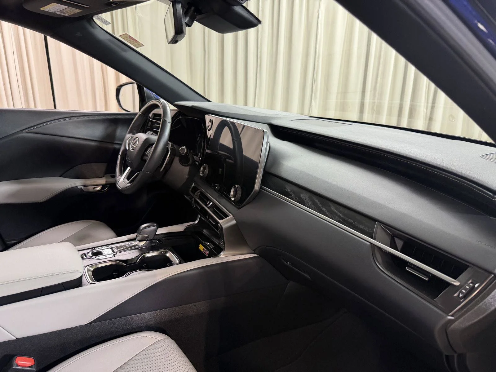 Used 2024  Lexus 350 Premium image 40