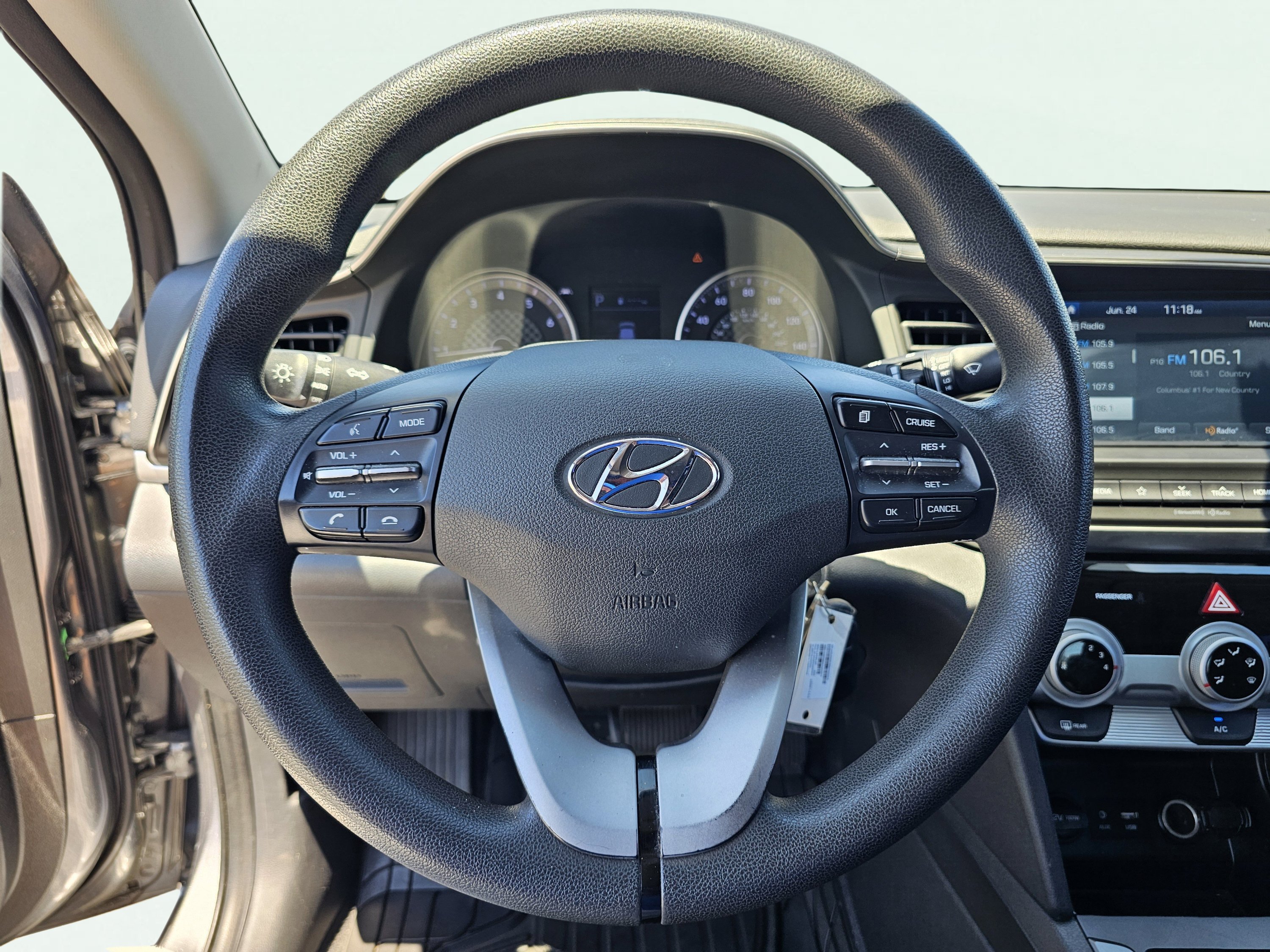 Used 2019 Machine Gray Hyundai SEL image 18