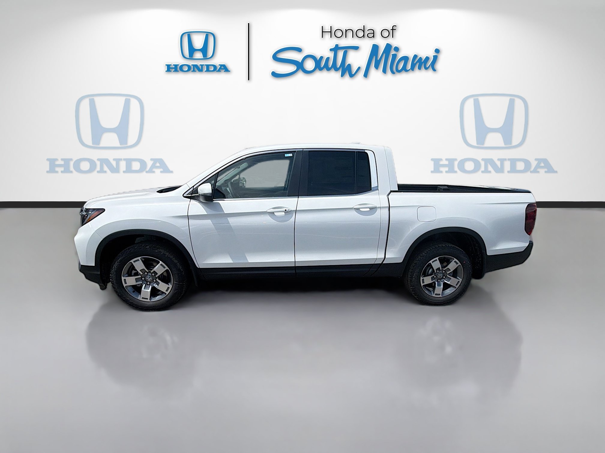 New 2026 Platinum White Pearl Honda RTL image 4