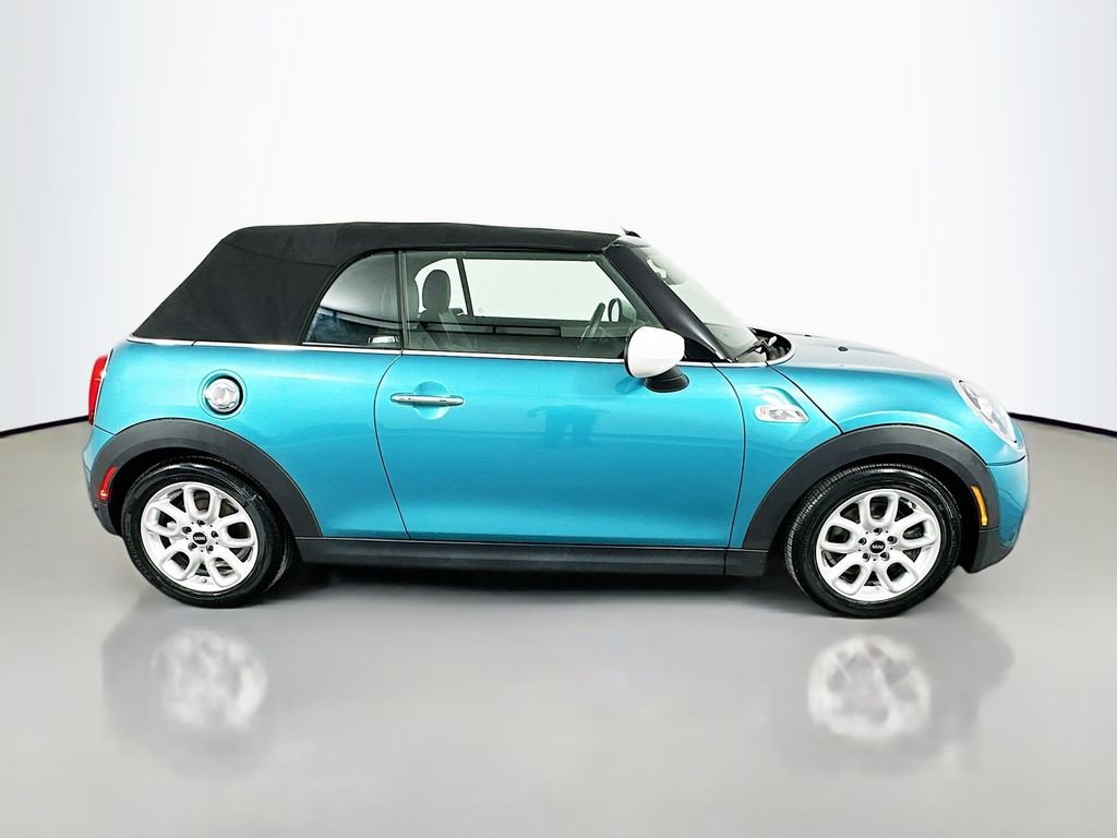 Used 2020 Blue MINI Signature image 4