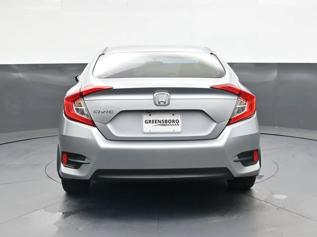 Used 2018  Honda LX image 5