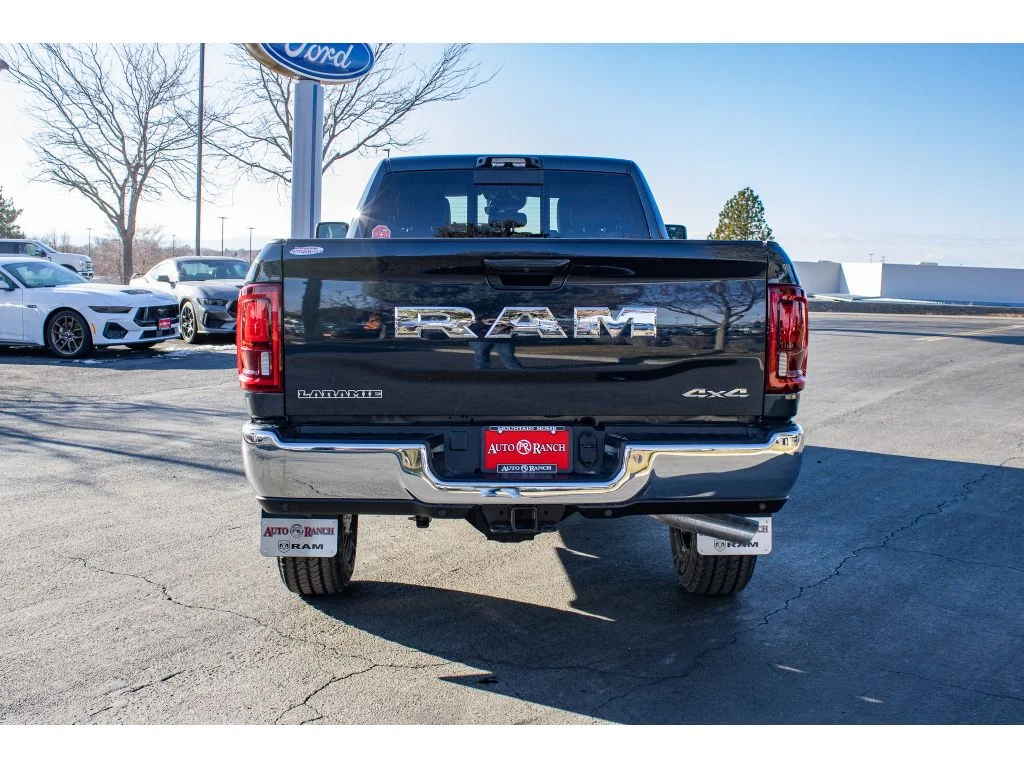 2026 RAM 3500 Laramie - Photo 6
