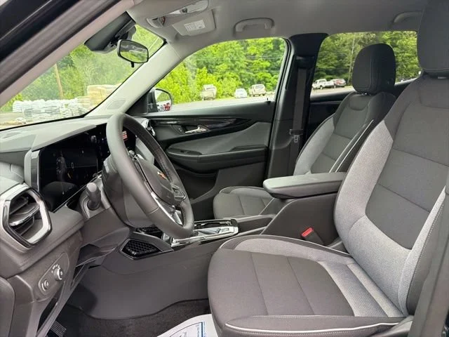 New 2026 Mosaic Black Metallic Chevrolet LT image 26