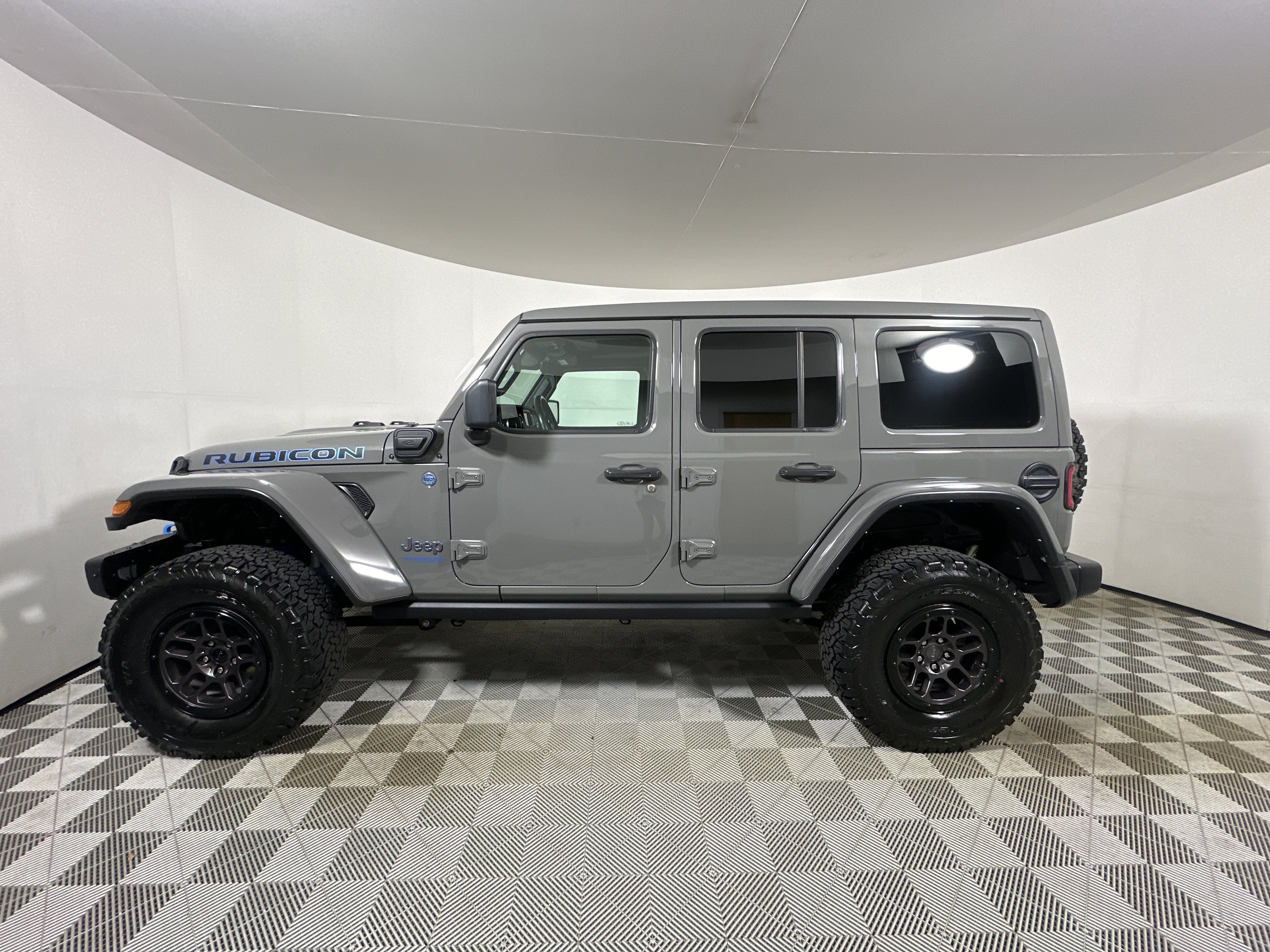 Certified Used 2022 Sting-Gray Clearcoat Jeep Unlimited Rubicon image 4