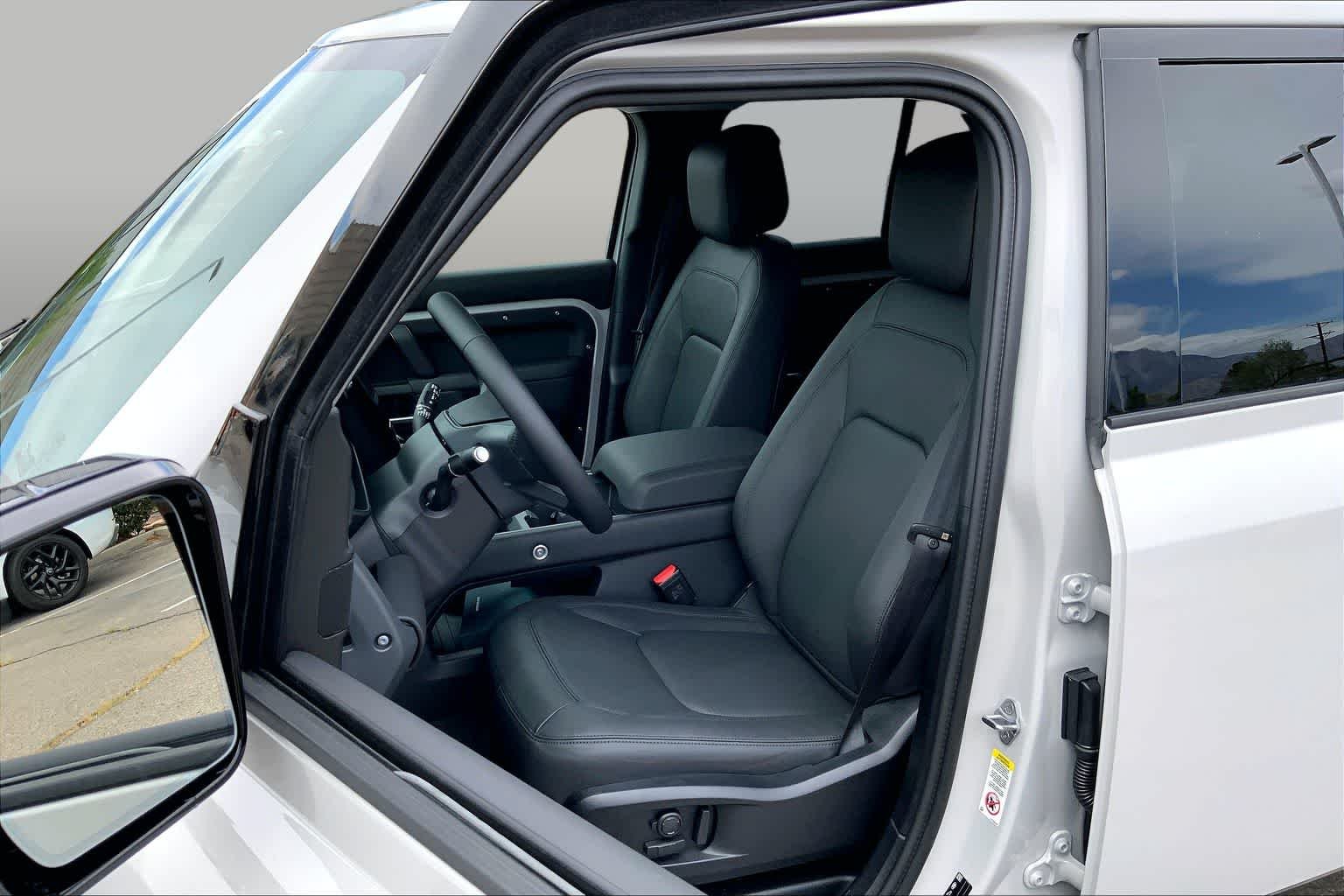 New 2026 Borasco Grey Land Rover X-Dynamic SE image 9