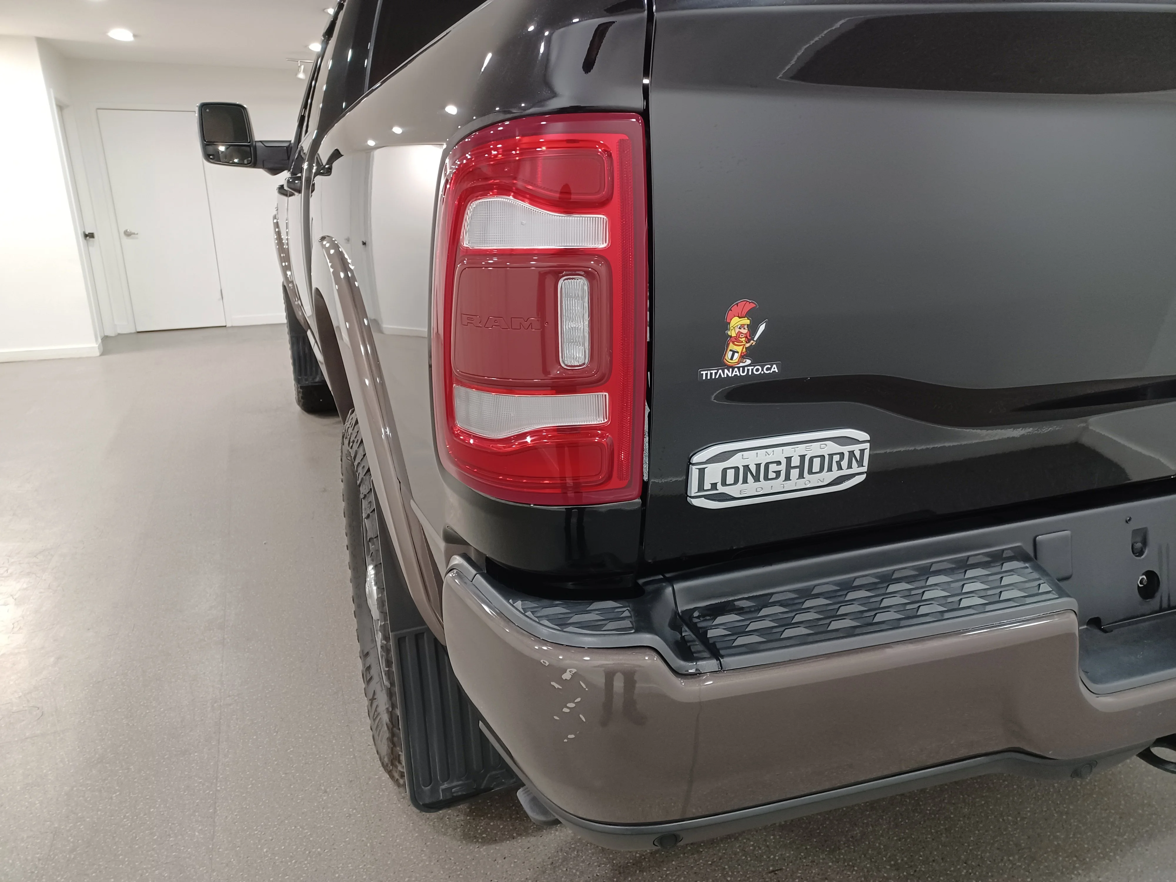 Certified Used 2024 Black Ram Limited Longhorn*6.7L Cummins | 35in Tires | Level | Nav | 360 Cam | Sunroof | Htd Whl | Pwr Boards image 22