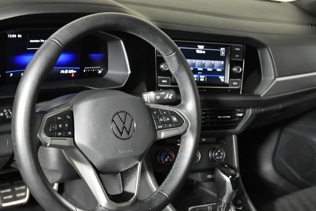 Used 2023  Volkswagen 1.5T Sport image 11