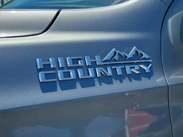 2026 Chevrolet Suburban High Country - Photo 6