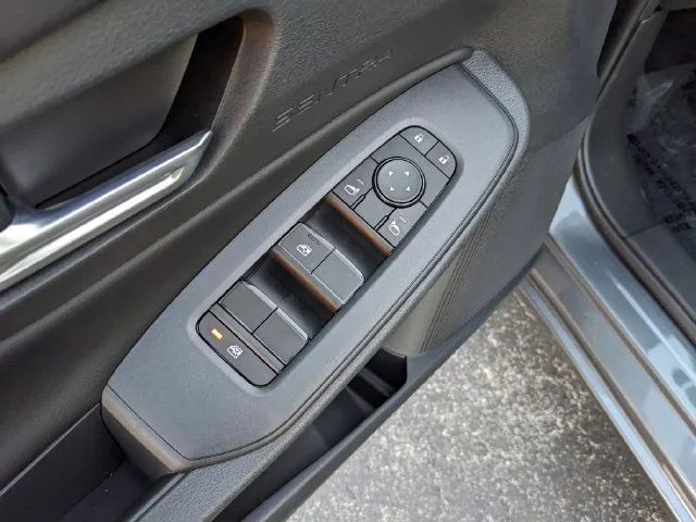 New 2026 Gray Nissan S image 18