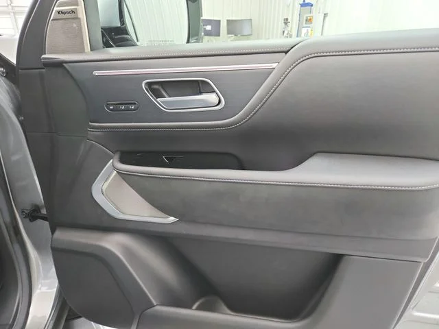 Used 2025  INFINITI SENSORY image 53