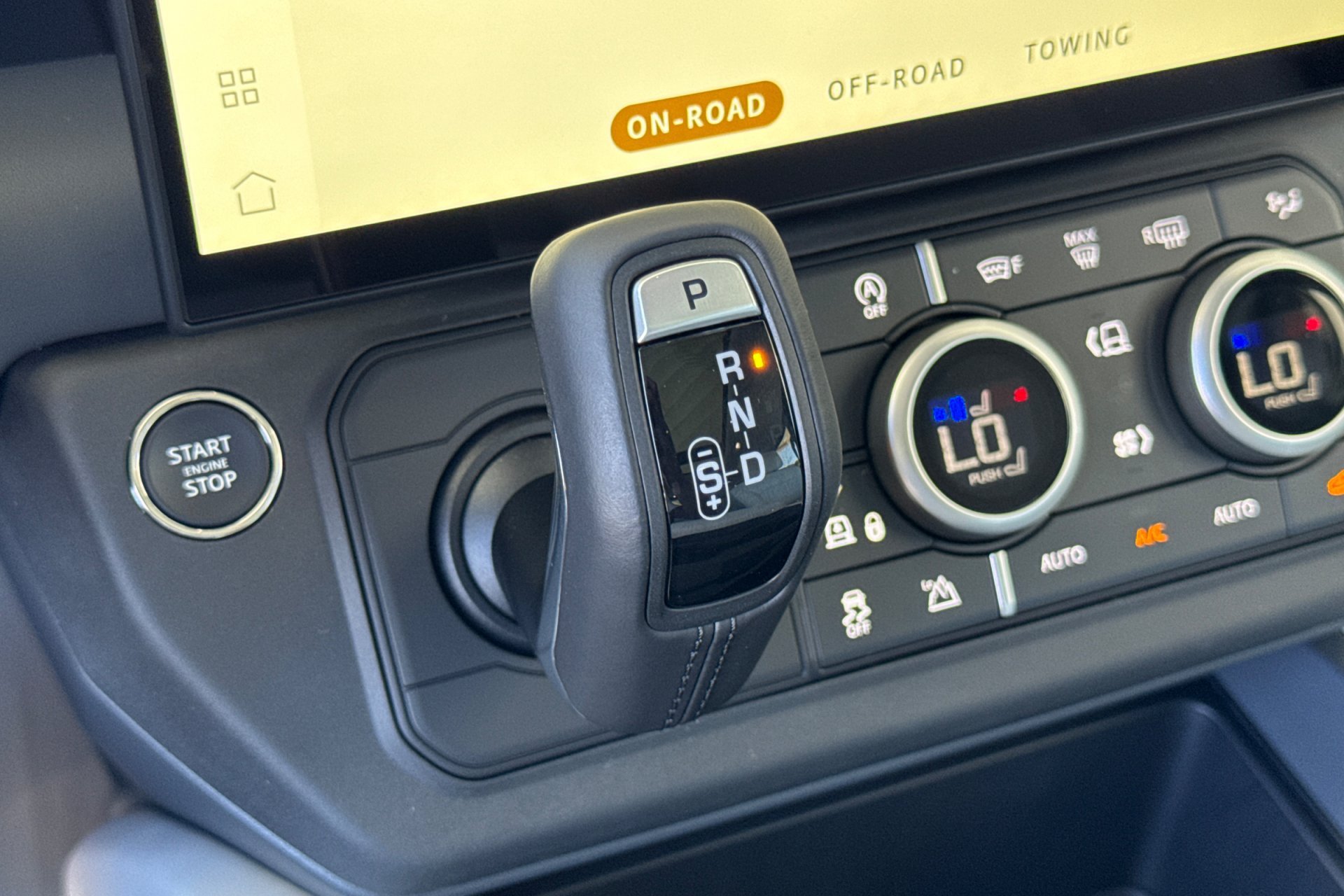 New 2026 Borasco Grey Land Rover X-Dynamic SE image 23