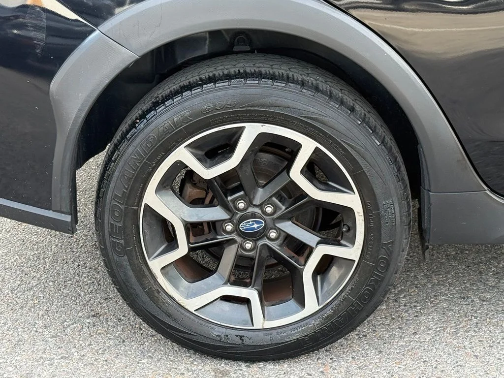 Used 2016 Crystal Black Silica Subaru 2.0i Premium image 11