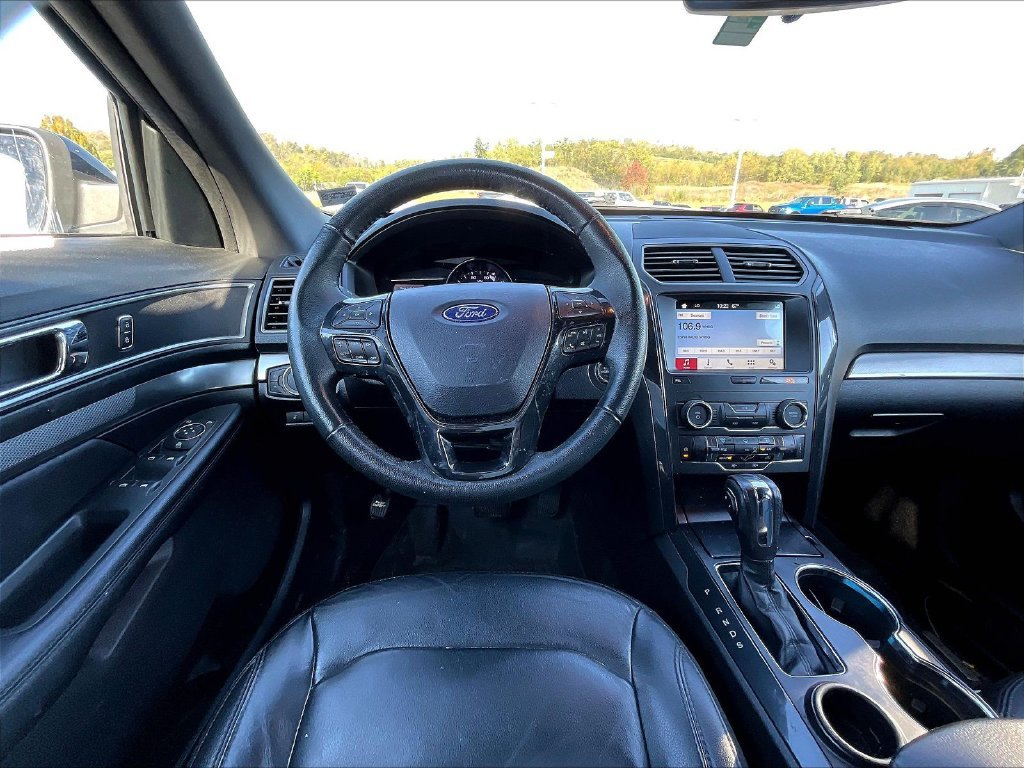 Used 2018 Blue Ford XLT image 10