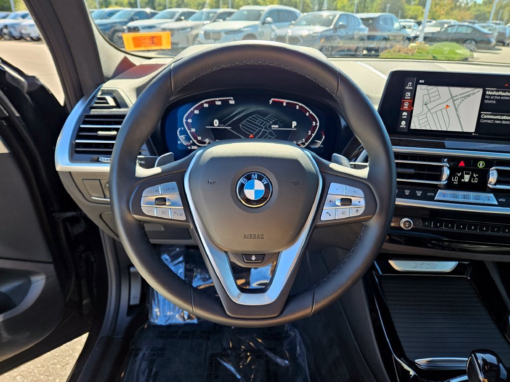 Used 2023 Jet Black BMW xDrive30i image 25