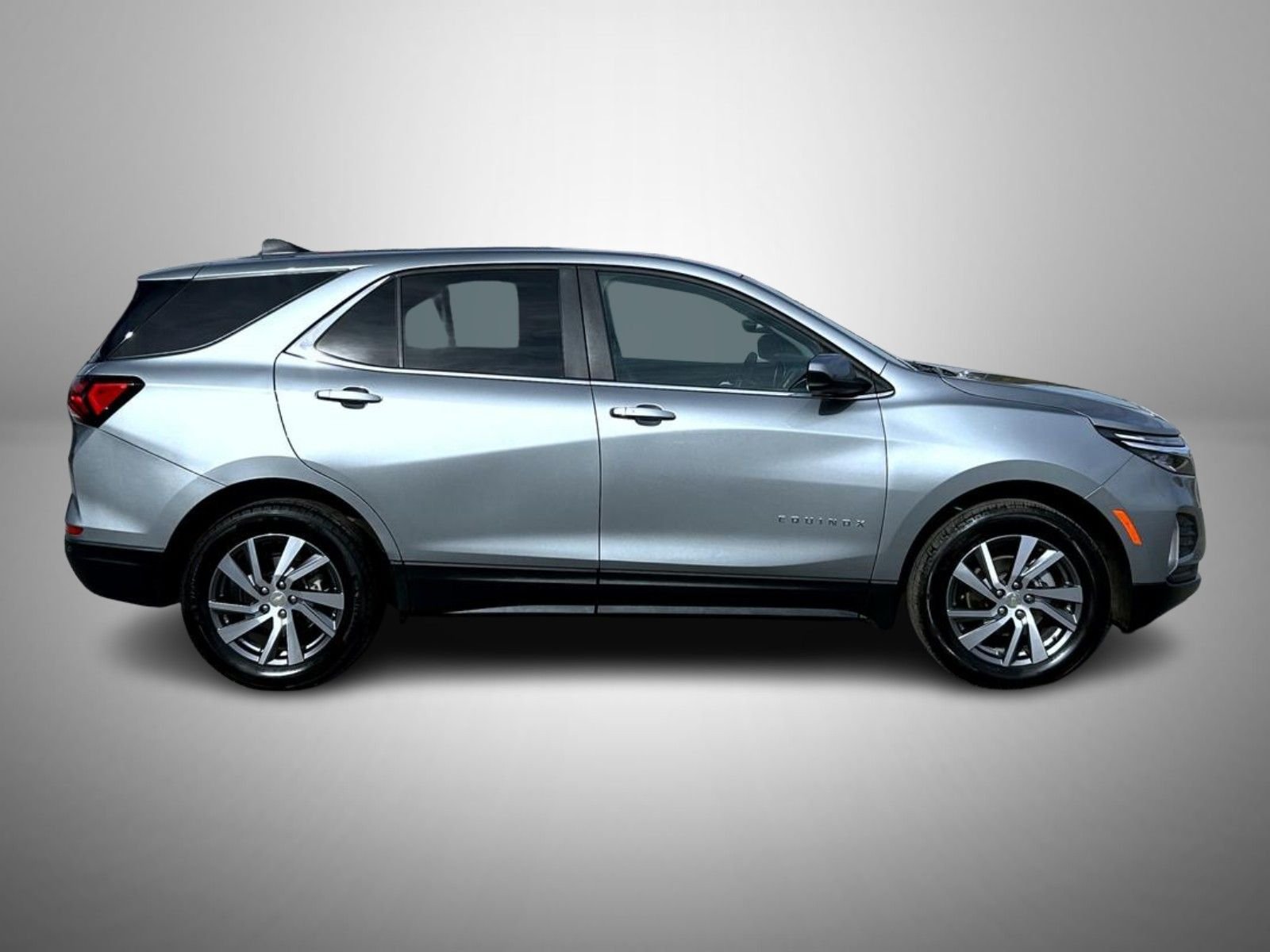 2024 Chevrolet Equinox LT photo 3