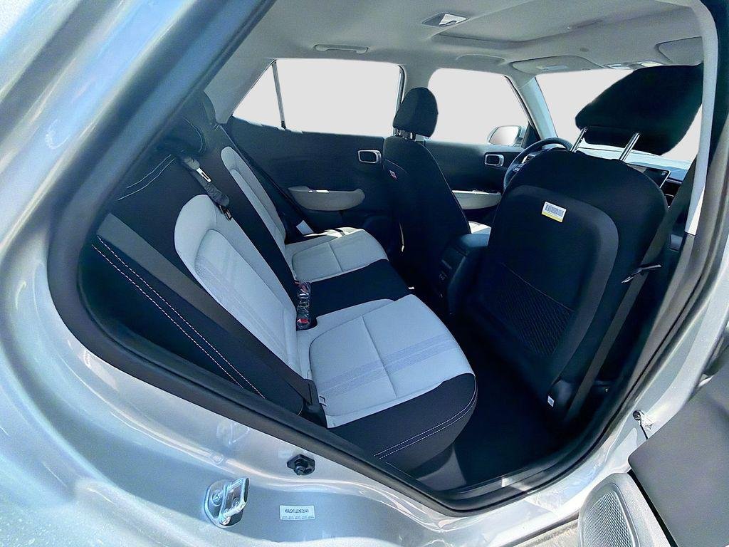 New 2026 Shimmering Silver Hyundai SEL image 18
