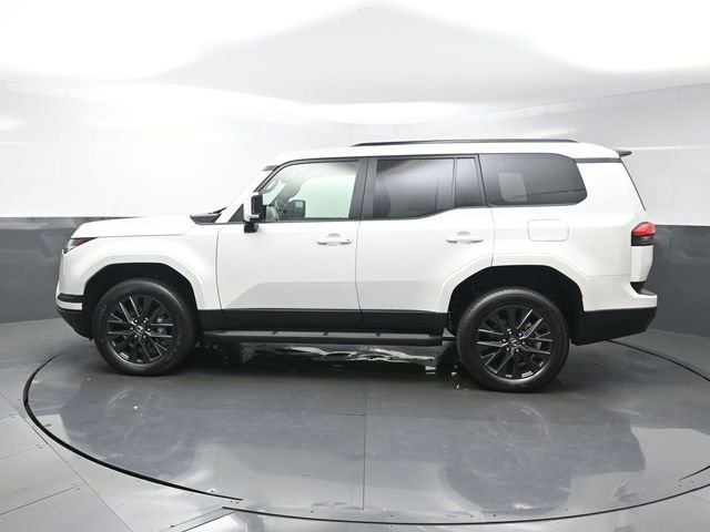 Used 2024 White Lexus 550 Premium image 4