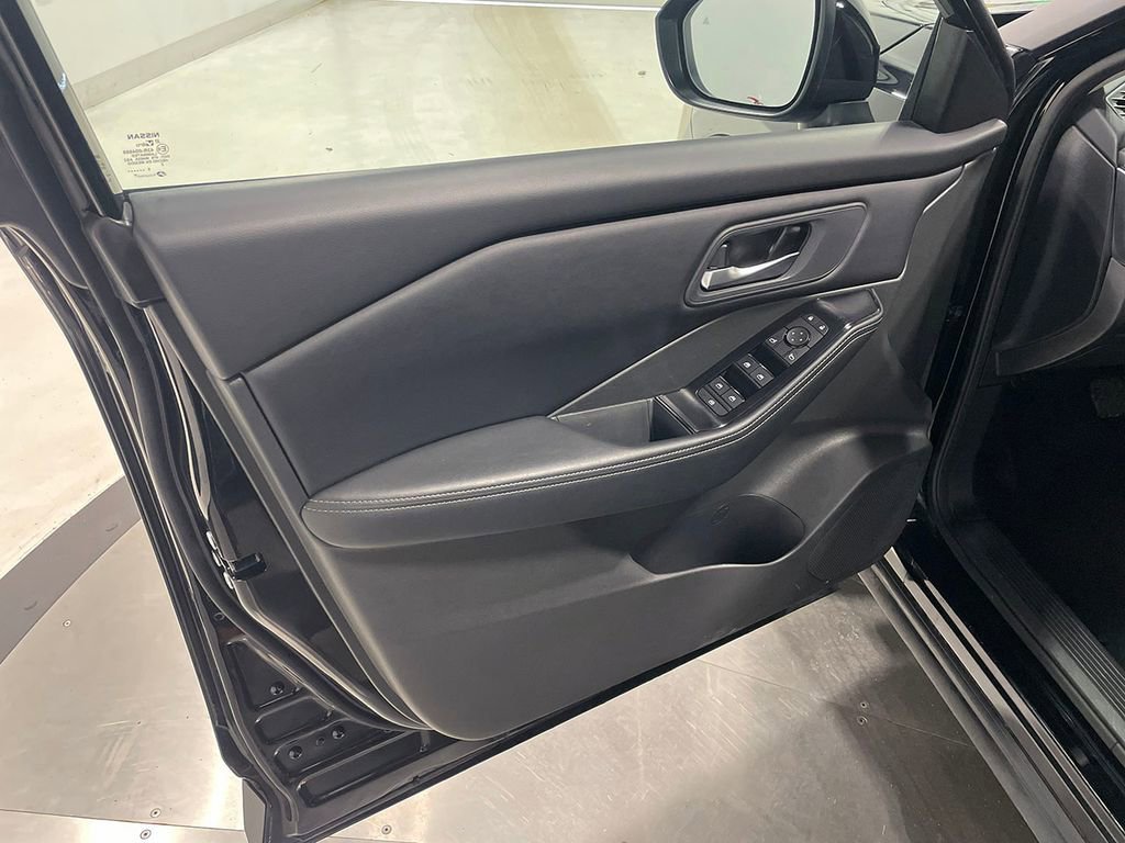 Used 2026  Nissan SV image 21
