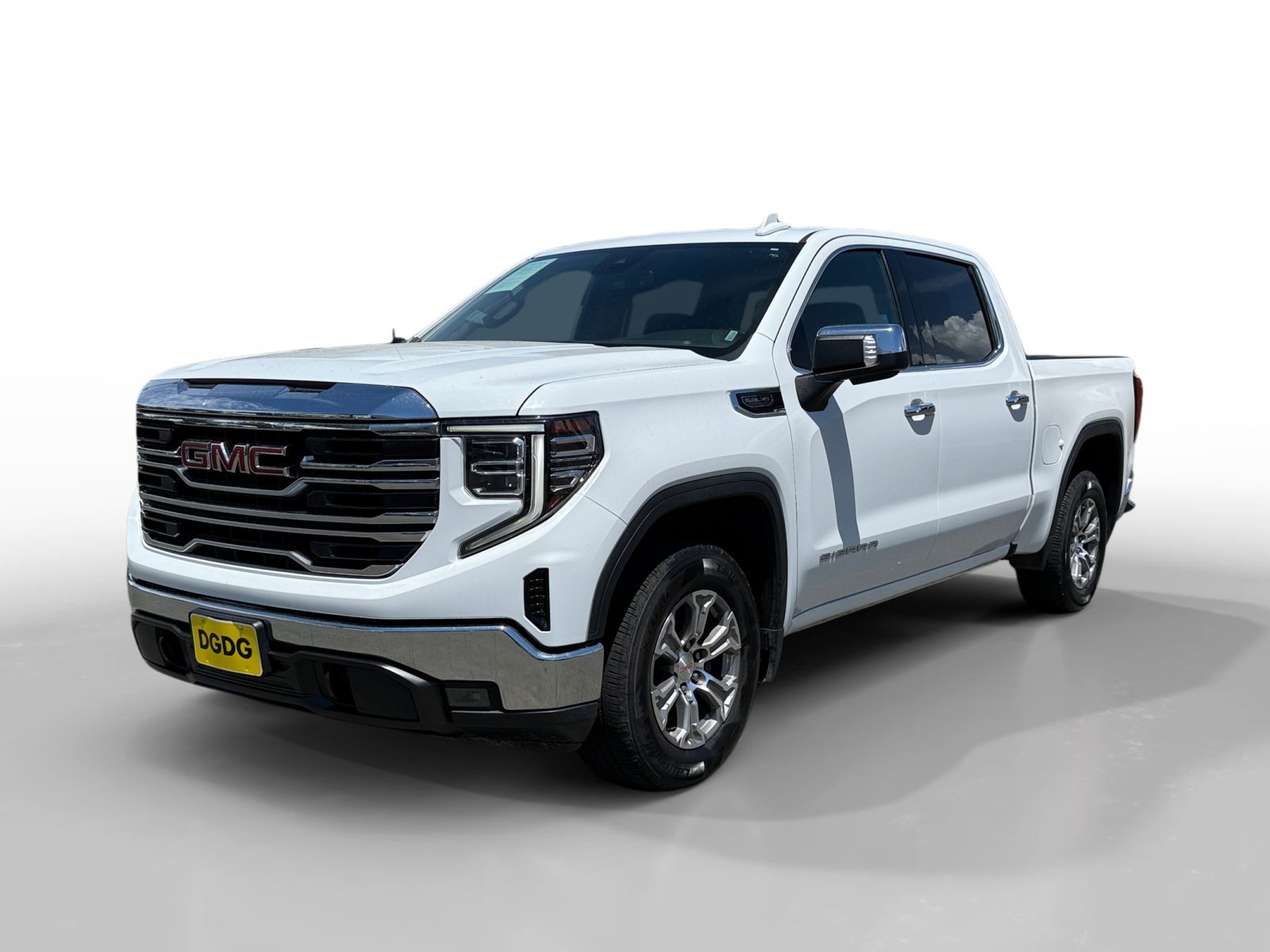 2024 GMC Sierra 4WD Crew Cab Short Box SLT's photo