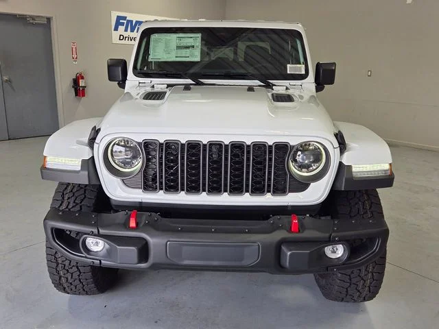 New 2026 Bright White Clear-Coat Exterior Paint Jeep Rubicon X image 2