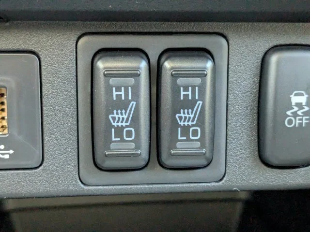 Used 2025 Red Mitsubishi 2.0 LE image 26