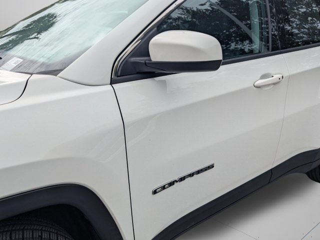 Used 2021 White Jeep Latitude image 51