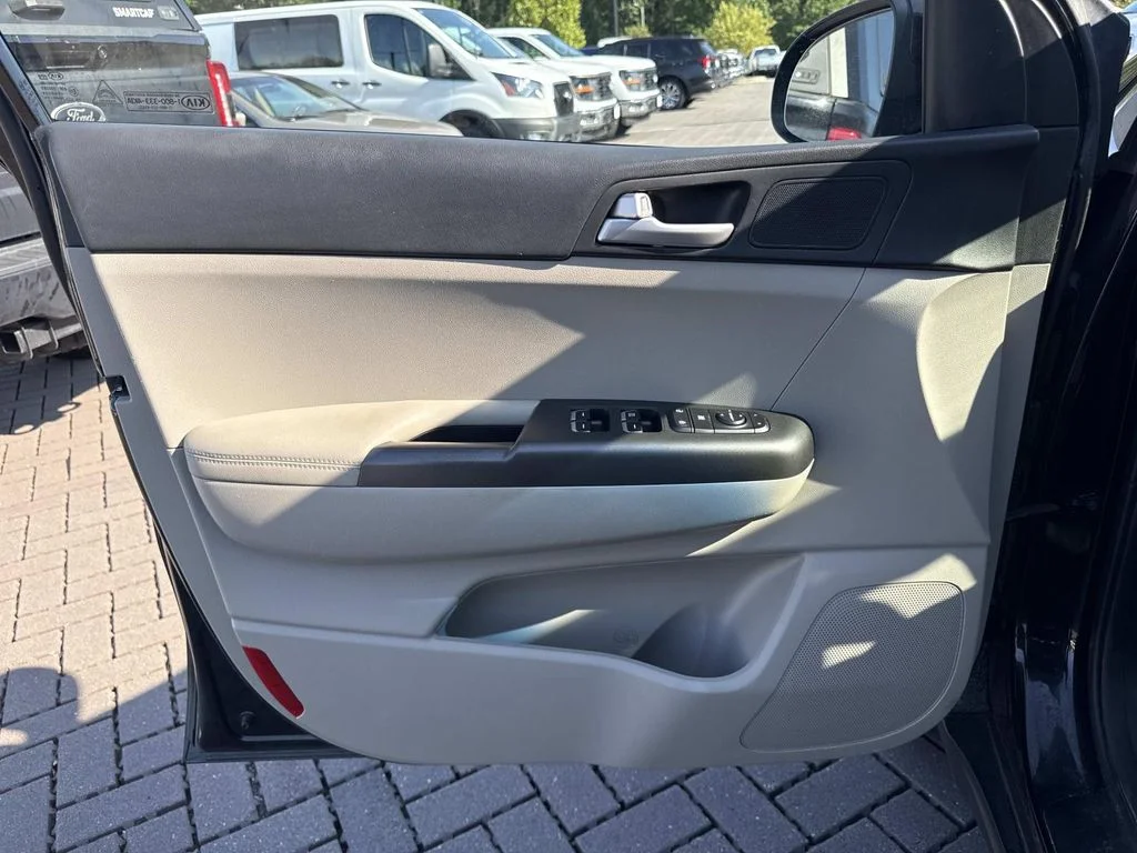 Used 2020 Red Kia LX image 16