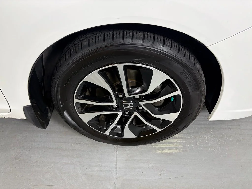 Used 2015  Honda EX image 10