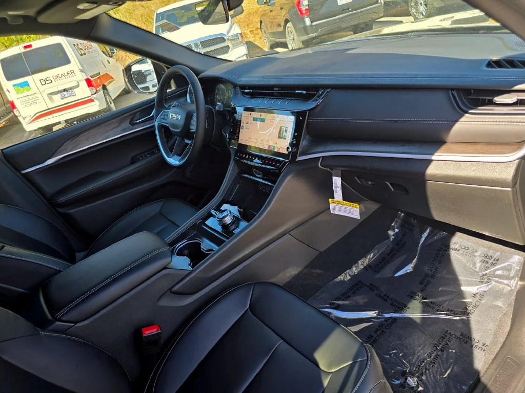 New 2027 Black Jeep Limited image 28