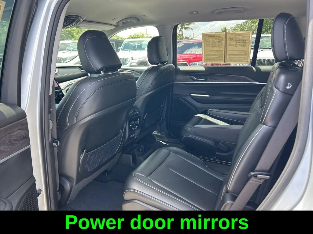 Used 2024 Silver Jeep Limited image 32