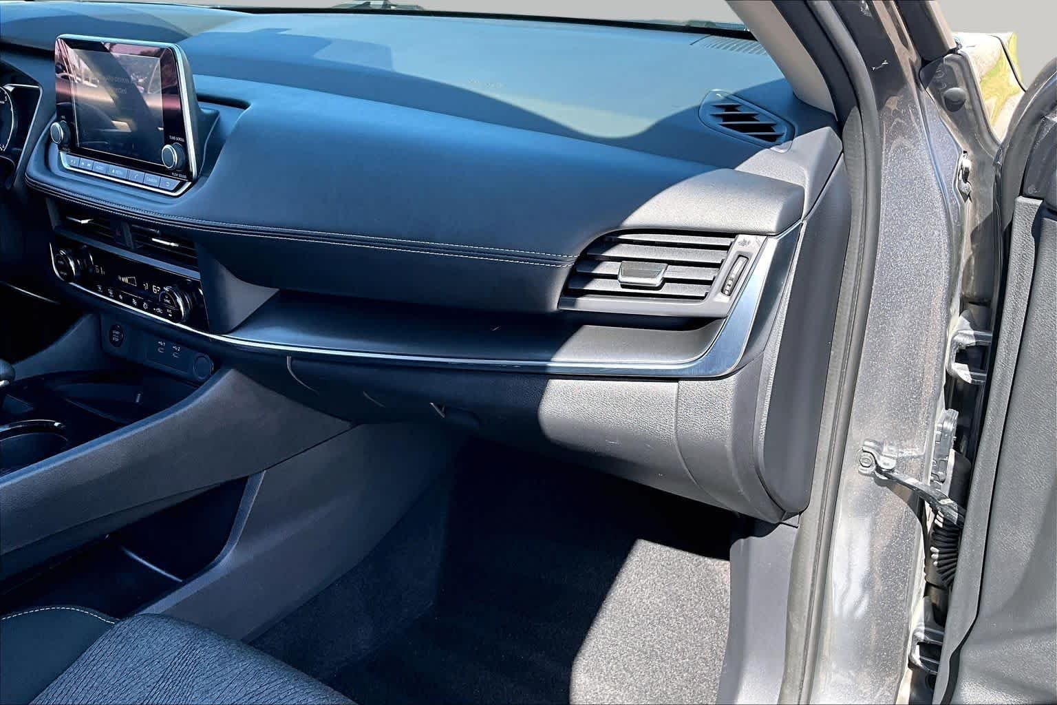 Used 2024 Gun Metallic Nissan SV image 19