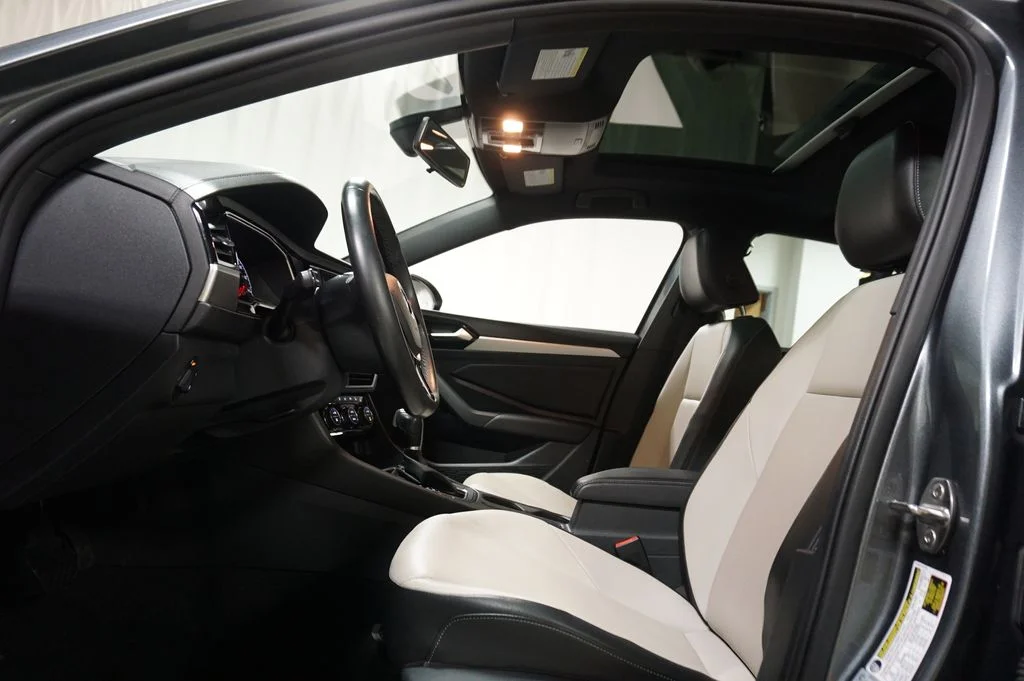 Used 2019 Platinum Gray Metallic Volkswagen R-Line image 2