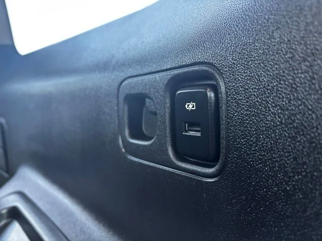 2023 GMC Acadia SLT - Photo 25